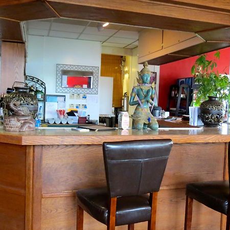 Budget Host Airport Inn วอเตอร์วิลล์ ภายนอก รูปภาพ