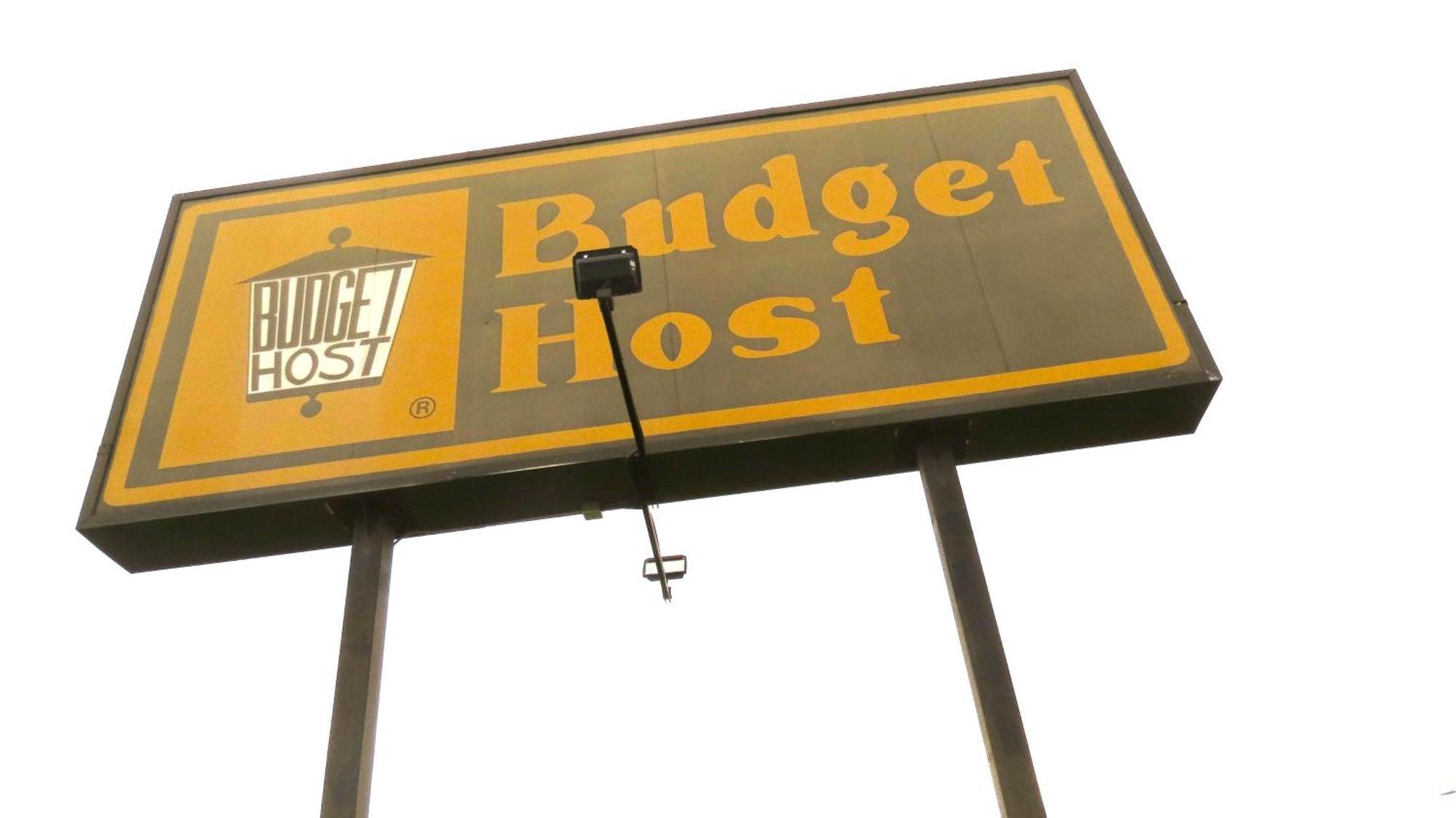 Budget Host Airport Inn วอเตอร์วิลล์ ภายนอก รูปภาพ