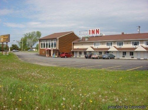 Budget Host Airport Inn วอเตอร์วิลล์ ภายนอก รูปภาพ
